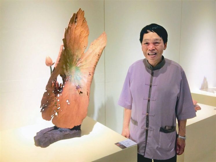 榮枯間看生命 黃媽慶雕出禪意