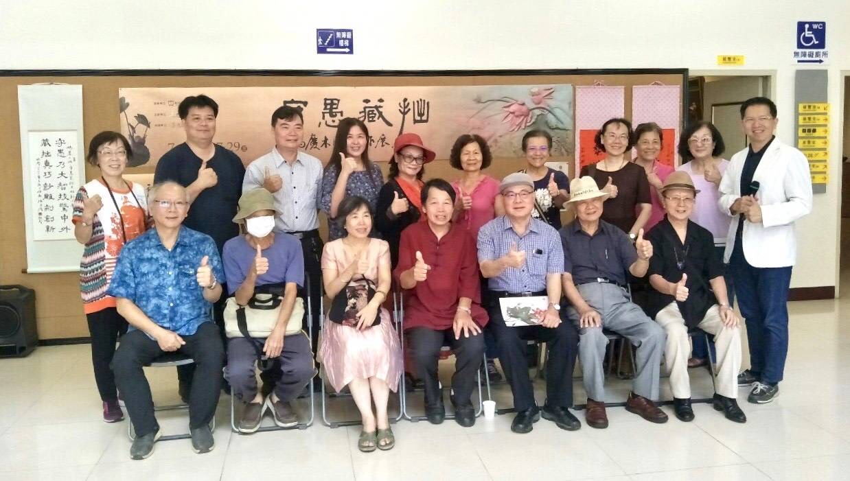 殘破荷葉雕得栩栩如生 黃媽慶木雕展傳達生命並非完美