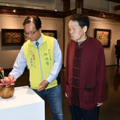 花深忘卻來時路 【黃媽慶木雕展】現場